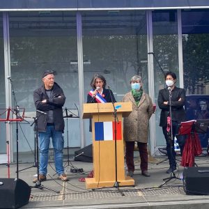 photo6017090332786800122